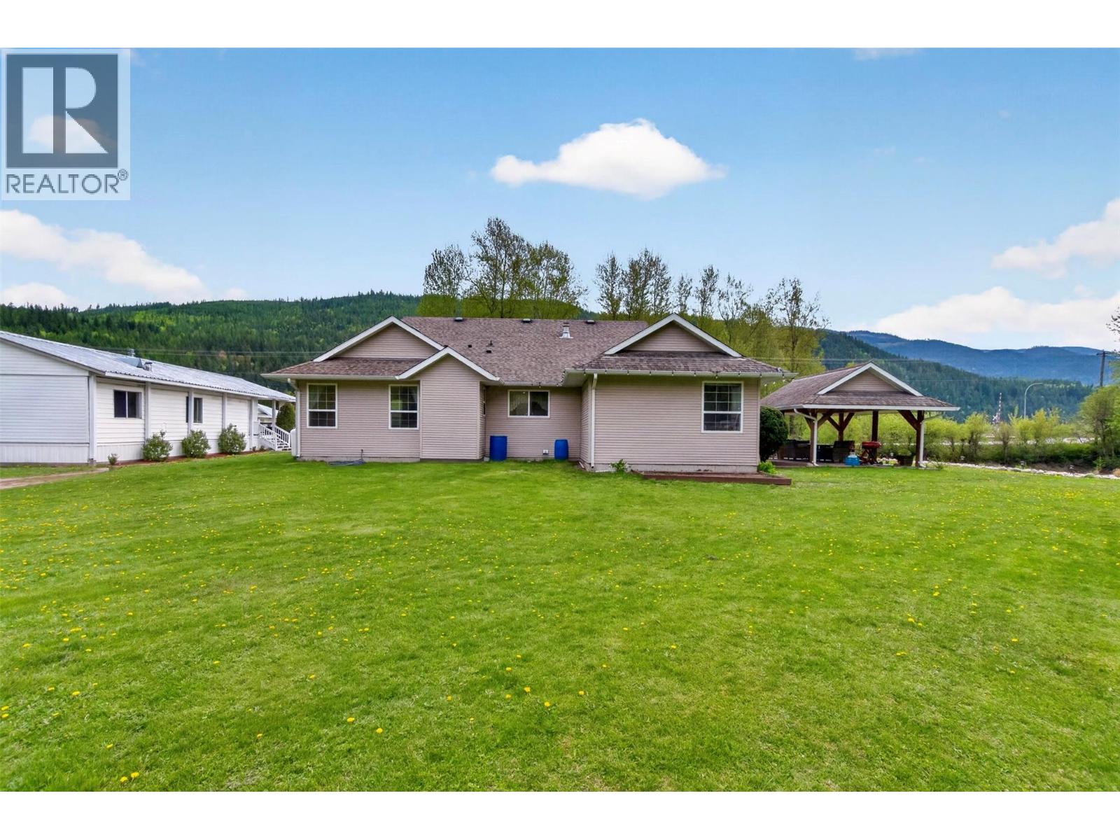 2069 Solsqua Road, Sicamous