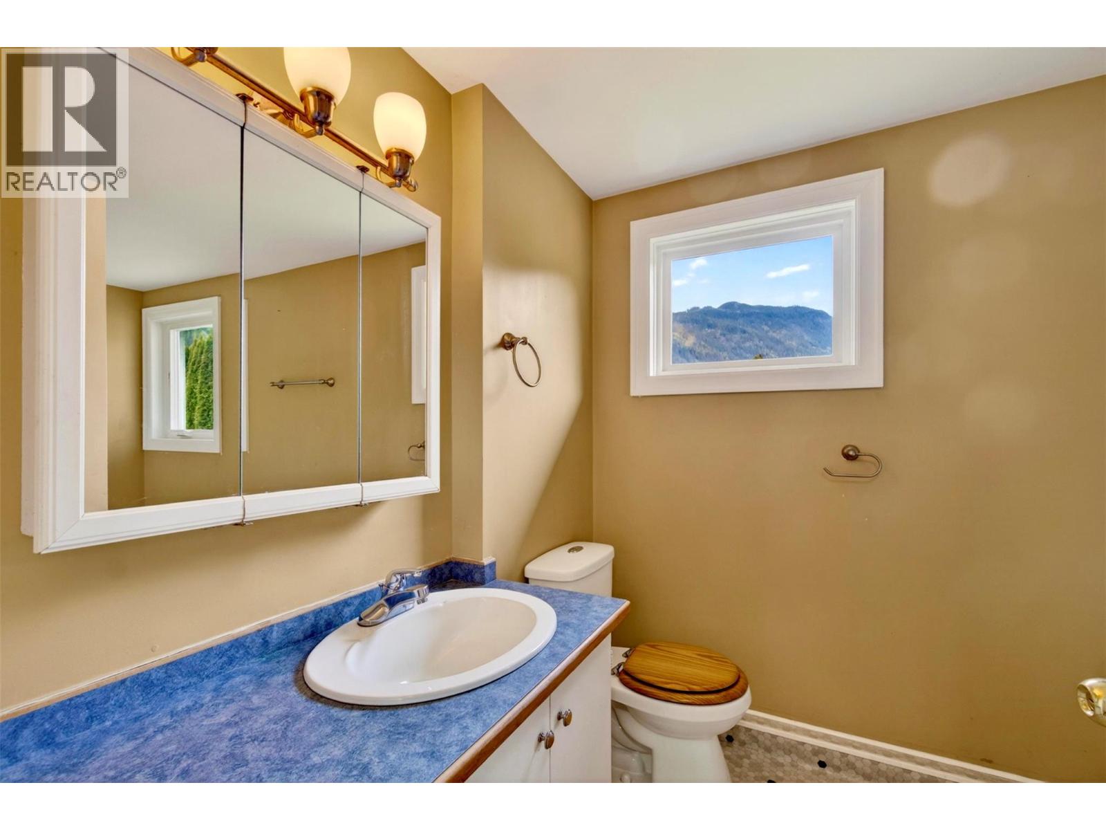 2069 Solsqua Road, Sicamous