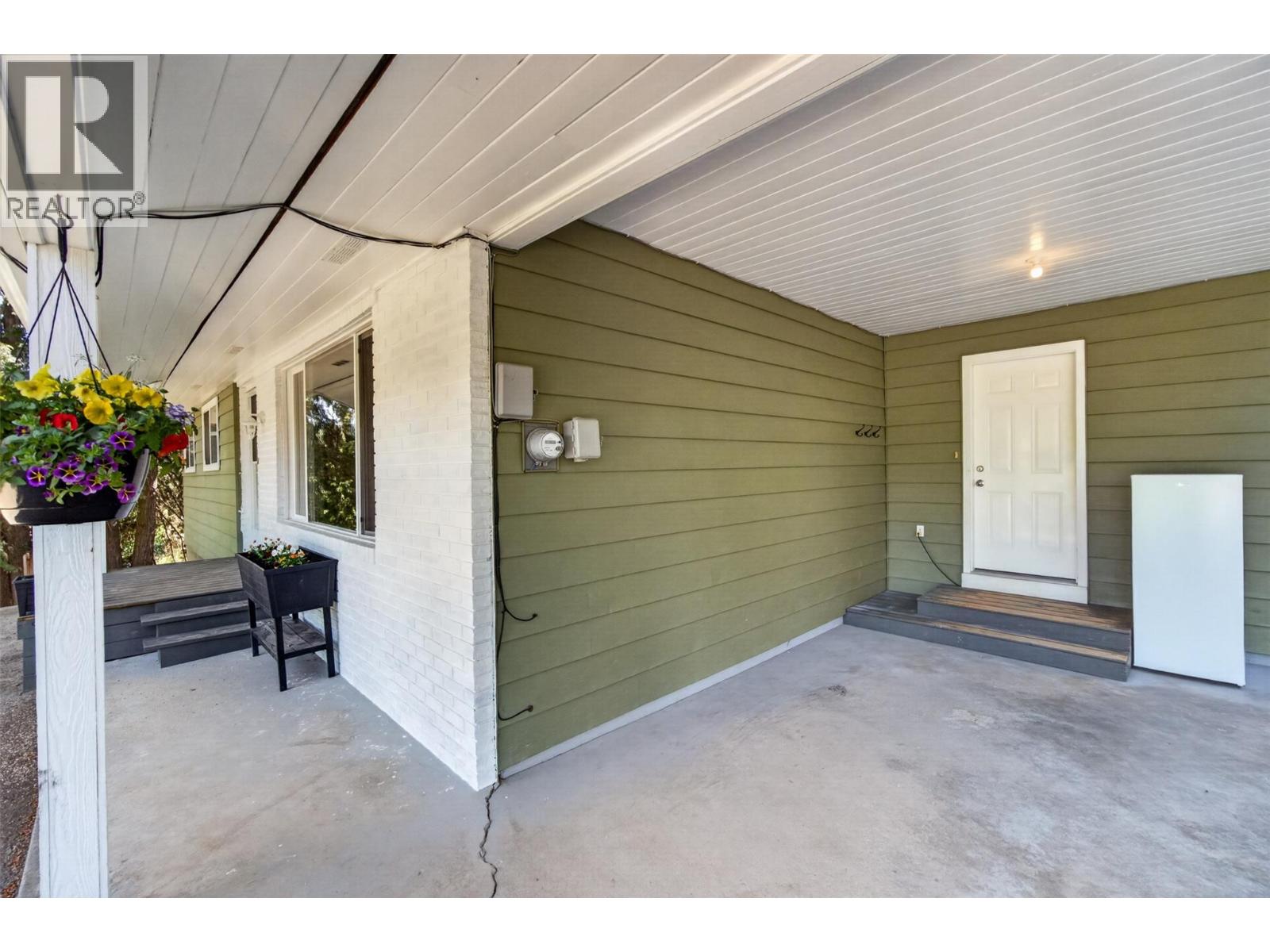 2354 Forest View Place, Blind Bay
