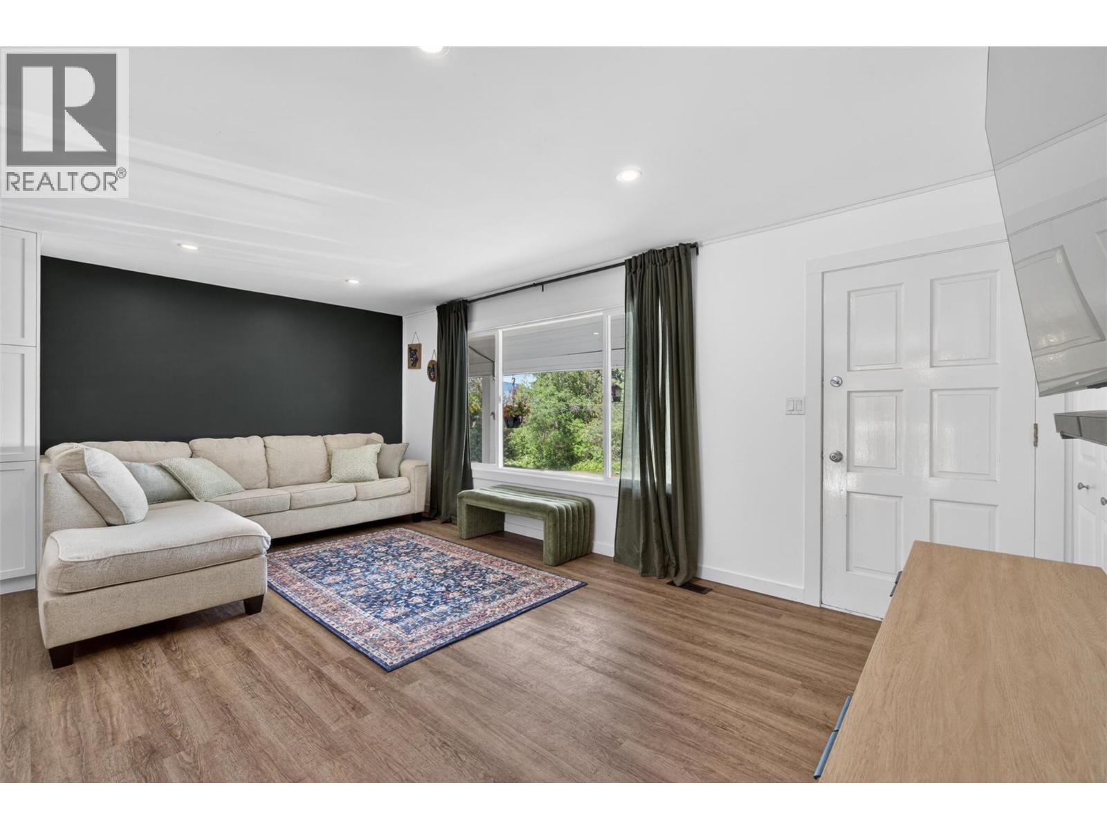 2354 Forest View Place - 10