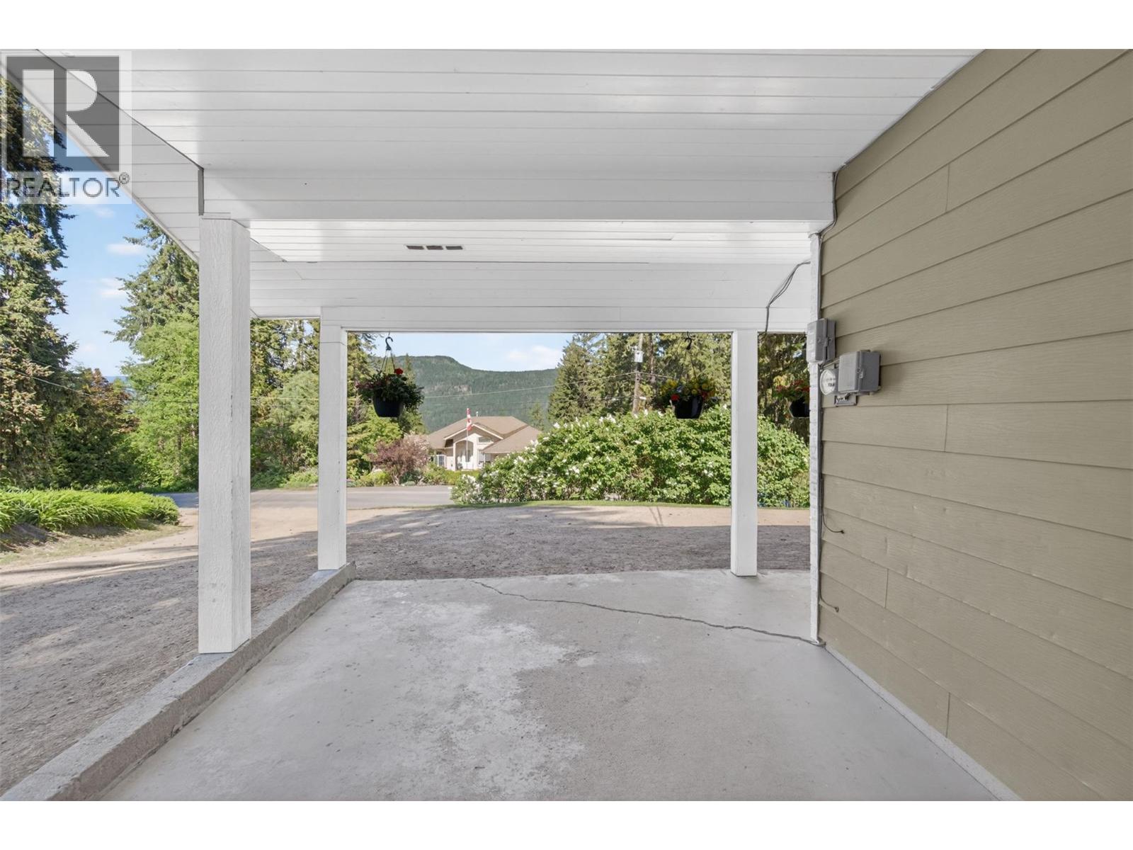 2354 Forest View Place, Blind Bay