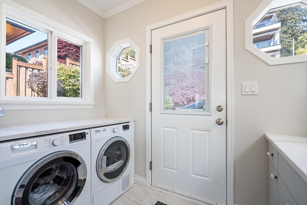 14535 SUNSET DRIVE, White Rock