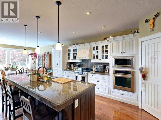 7166 KEMANO STREET, Powell River