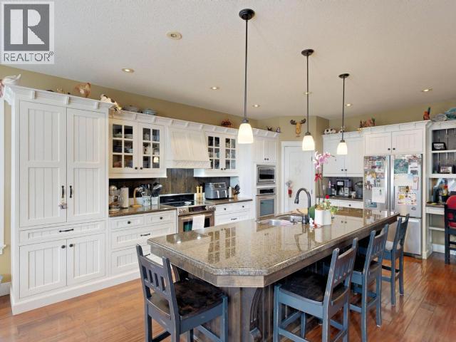 7166 KEMANO STREET, Powell River