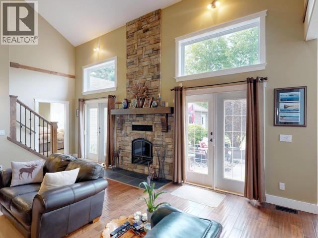 7166 KEMANO STREET, Powell River