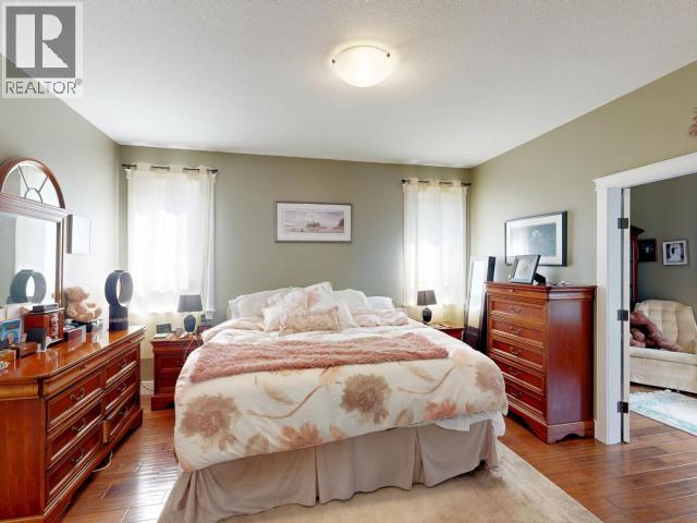 7166 KEMANO STREET, Powell River