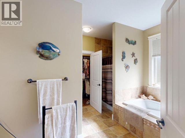 7166 KEMANO STREET, Powell River