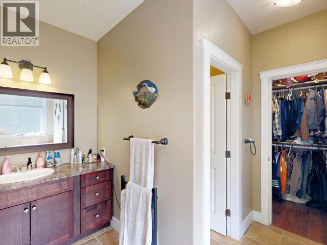 7166 KEMANO STREET, Powell River