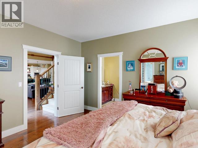7166 KEMANO STREET, Powell River
