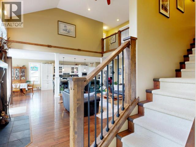 7166 KEMANO STREET, Powell River