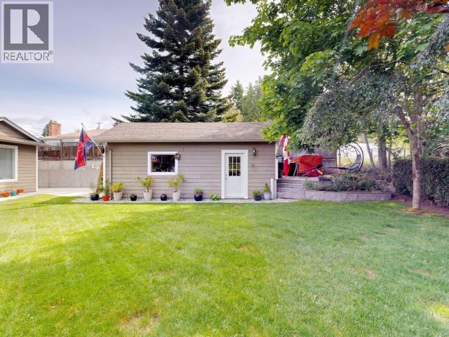 7166 KEMANO STREET, Powell River