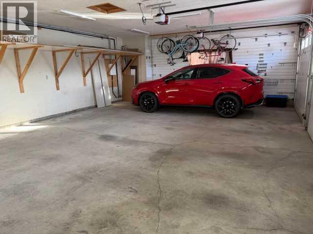 Attached Garage 1