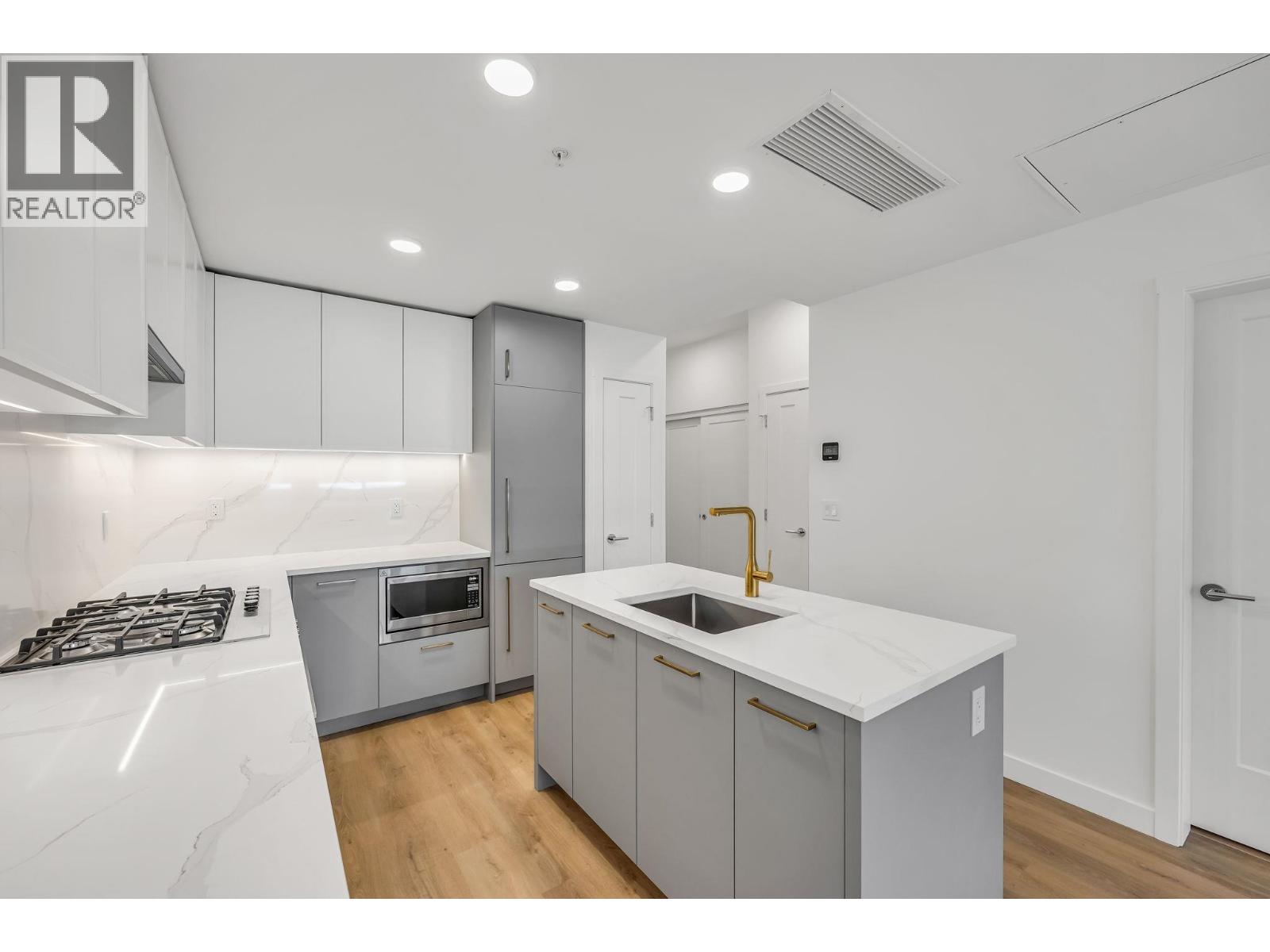 313 375 CLAYTON STREET, Coquitlam
