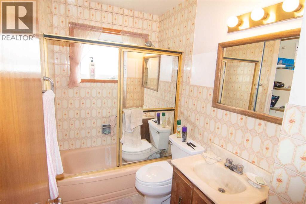 3403 19 Street NW - 28
