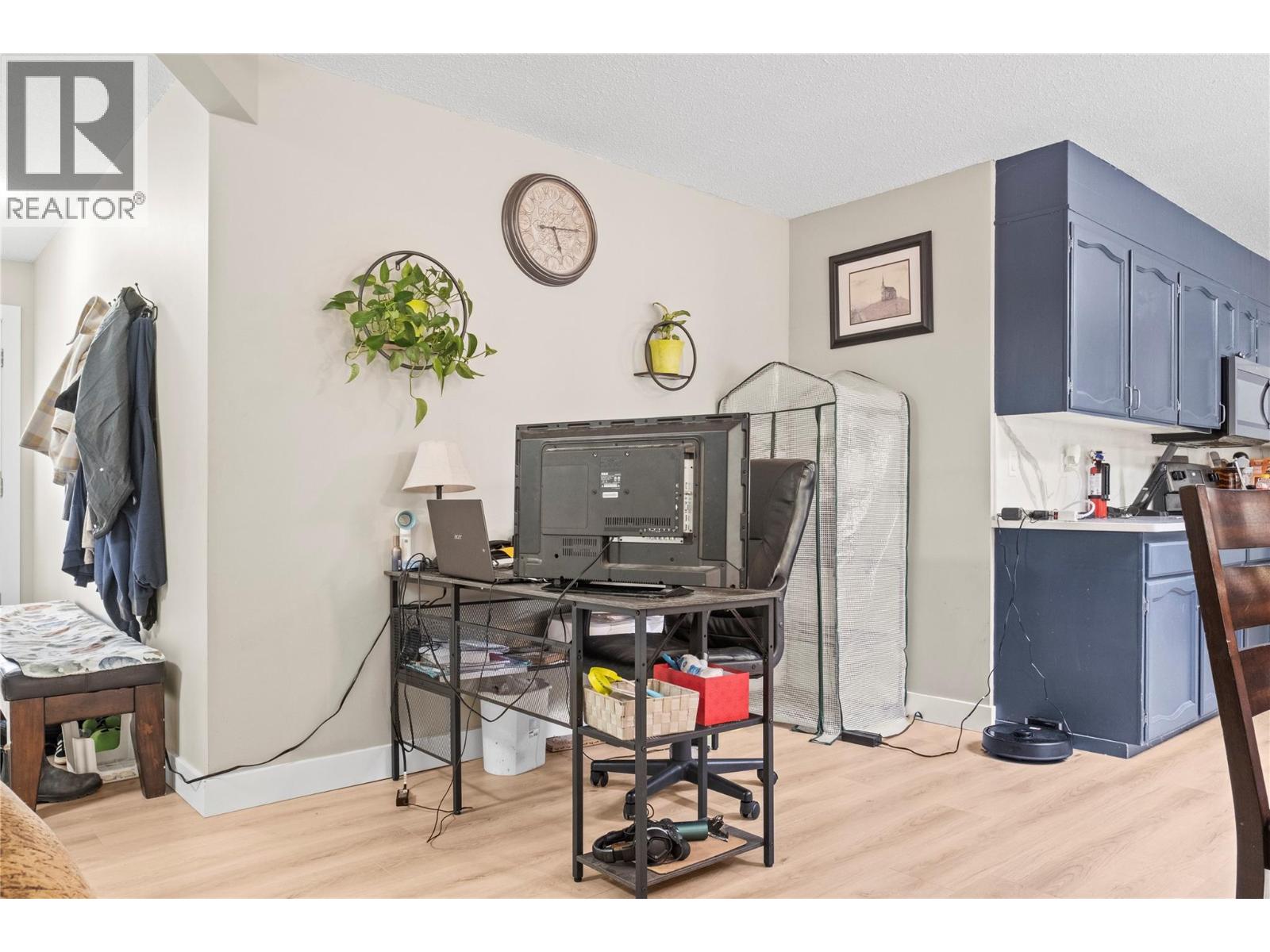  6699 Scott Road, Vernon