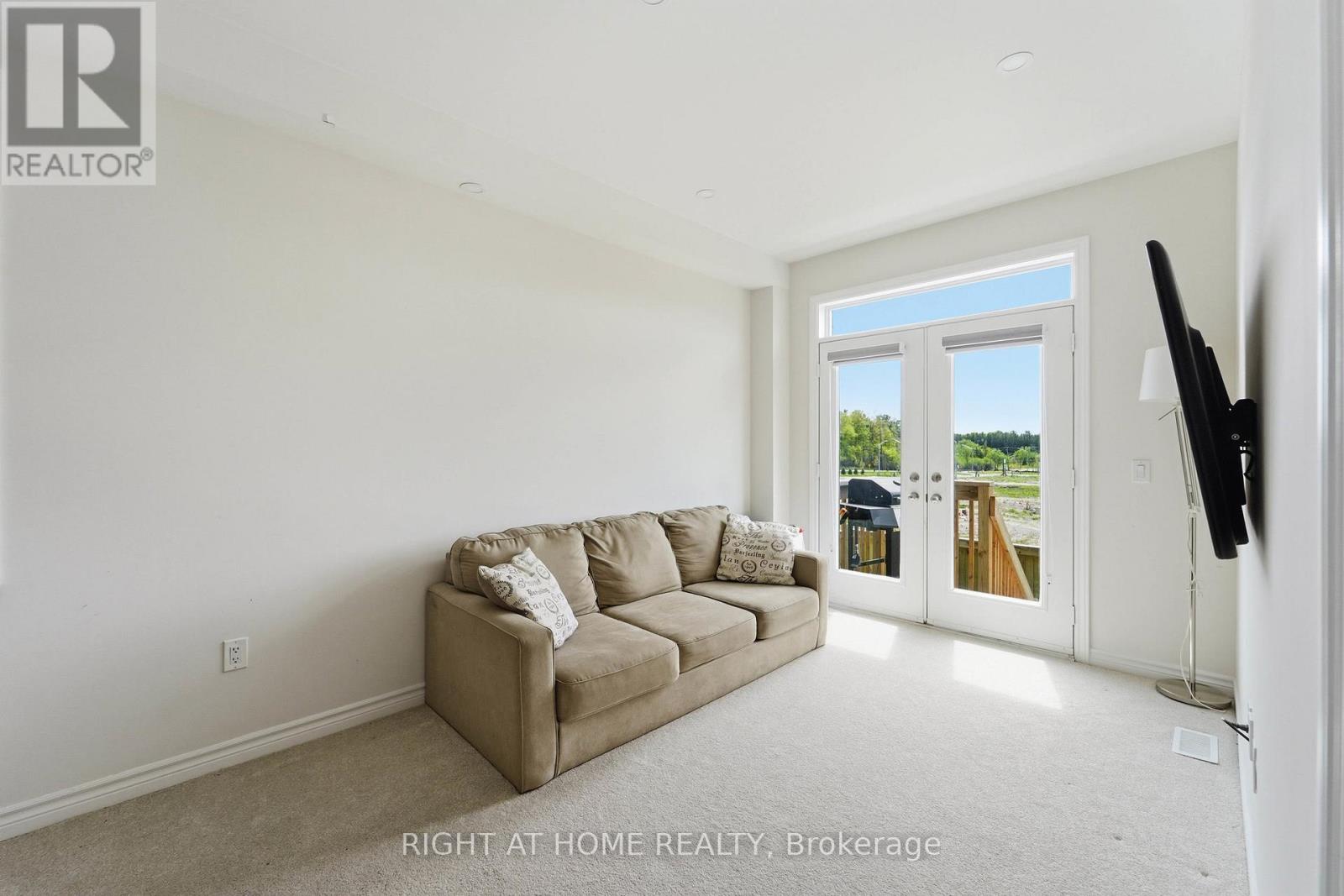 75 PUISAYA DRIVE - 22