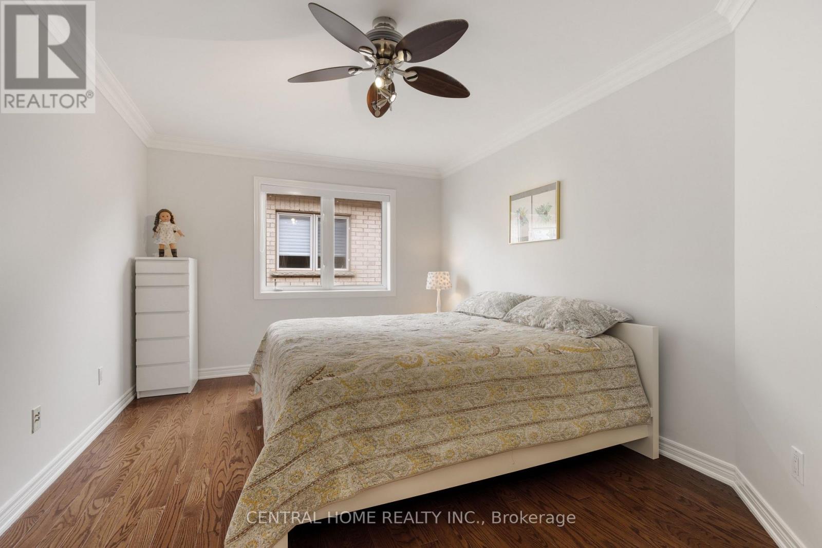 2479 BON ECHO DRIVE - 29
