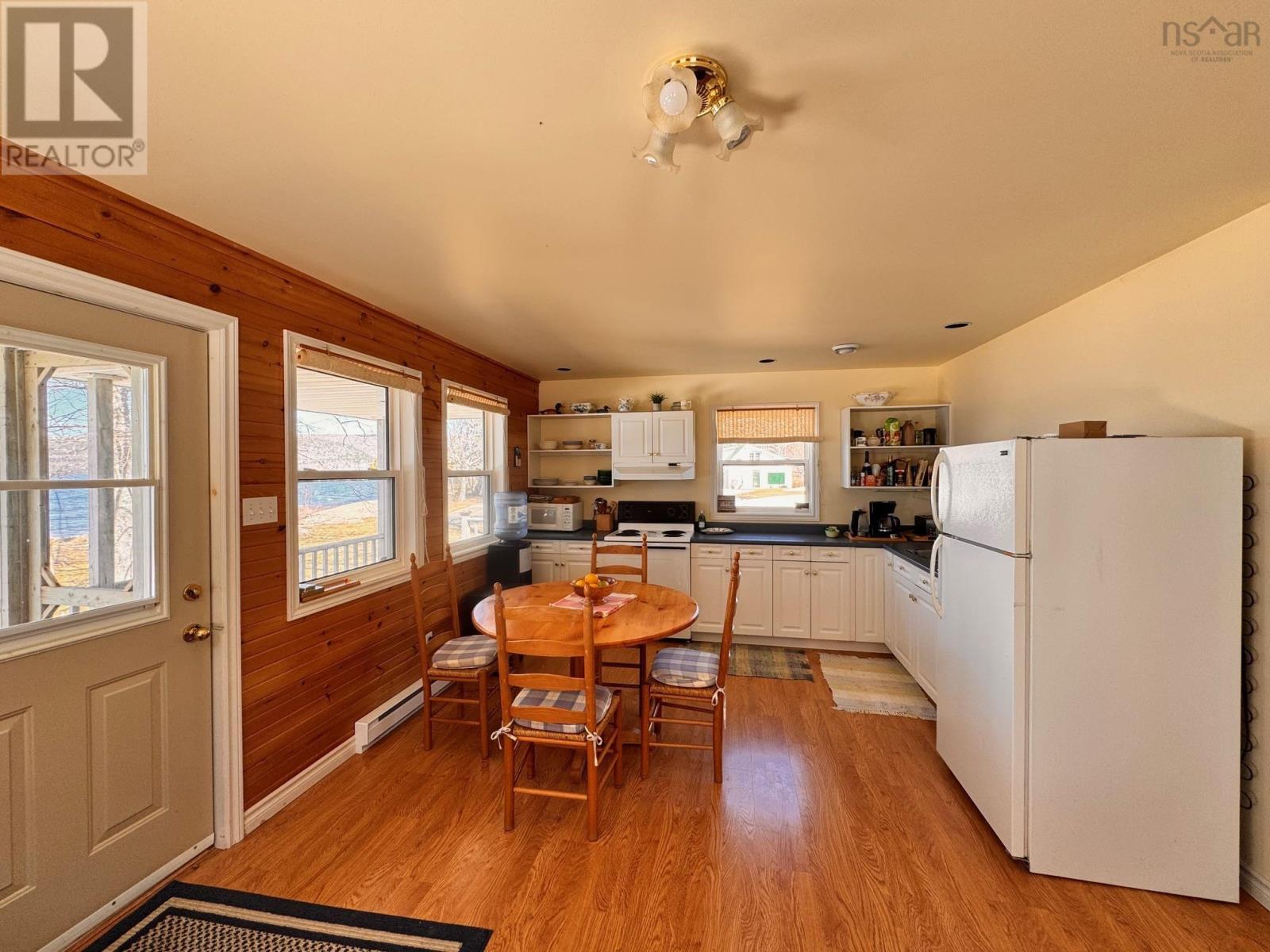 Property 21 of 41 of 348 395 Highway