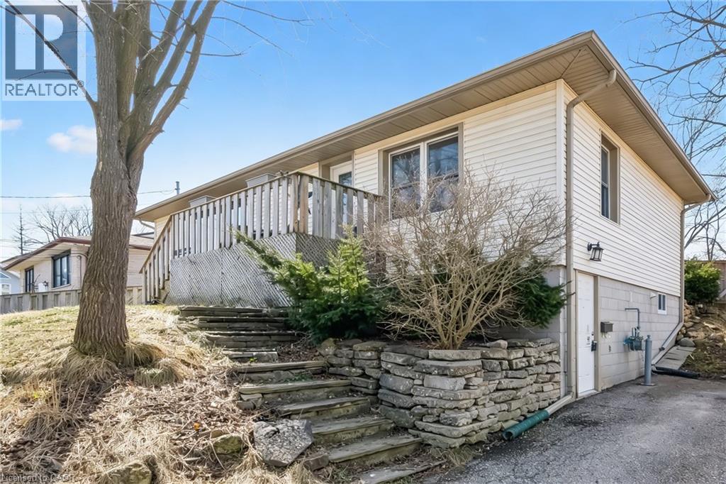 184 STEVENSON Street N - 2