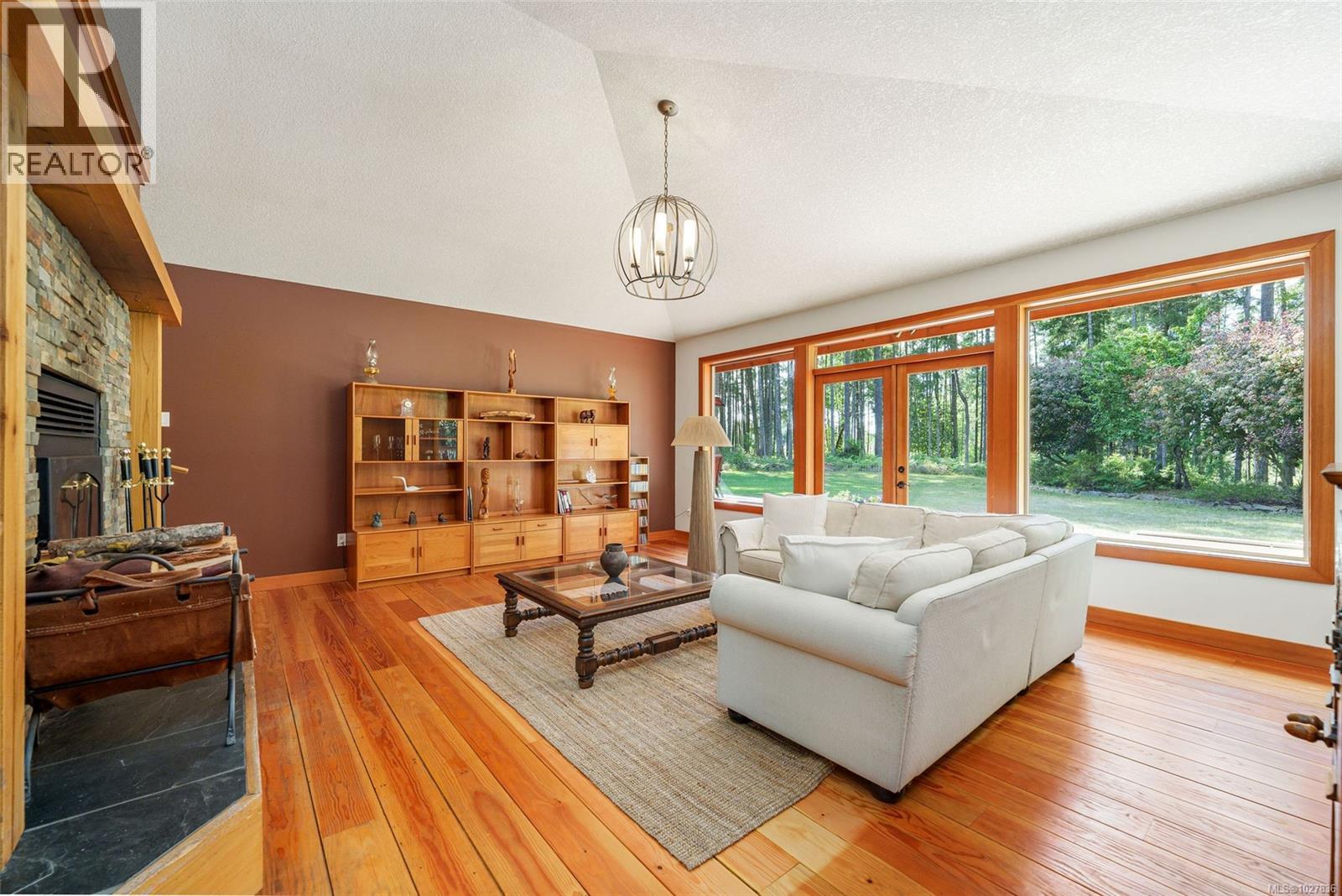 2345 Bucktail Pl - 2