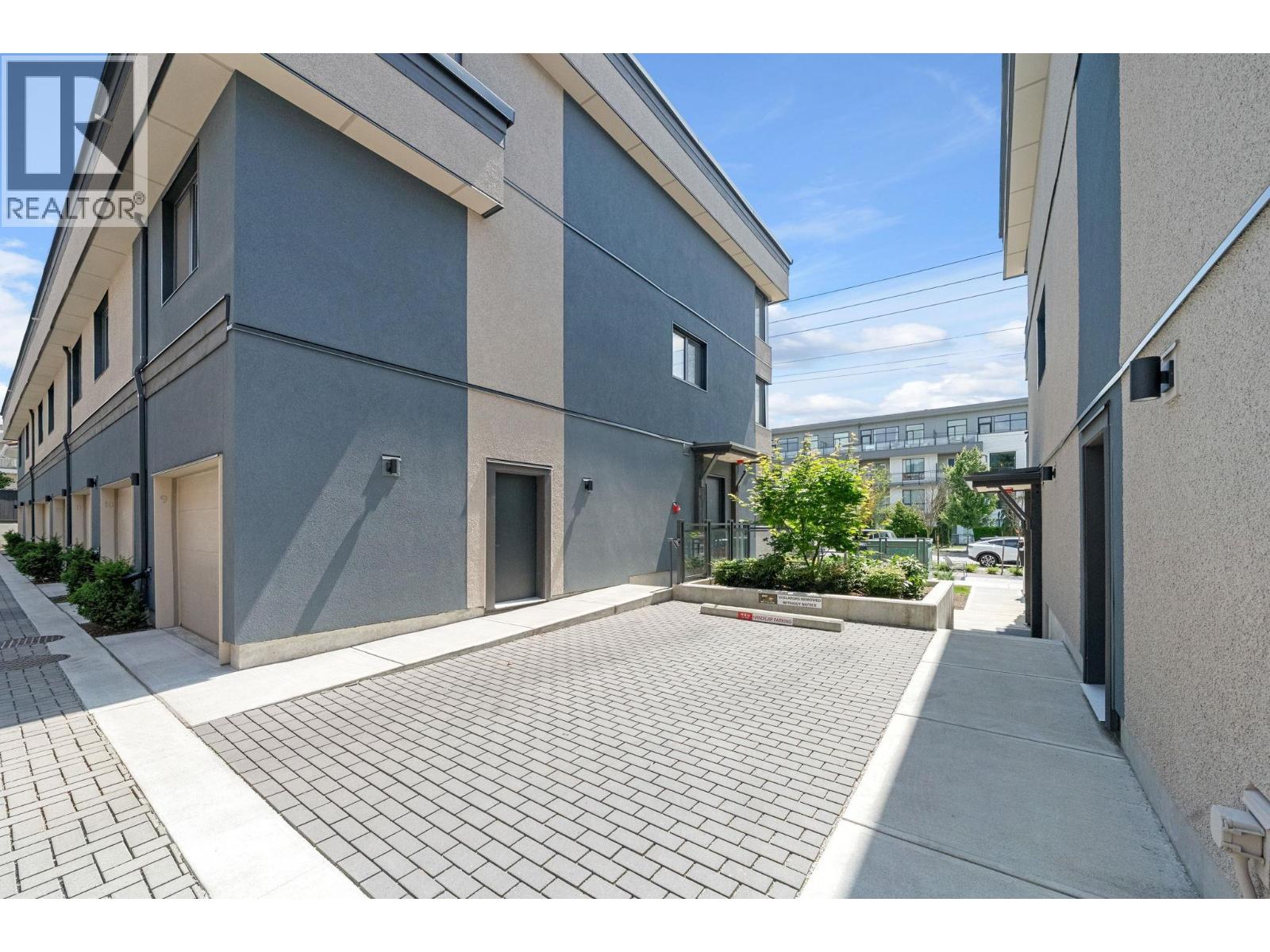 26 632 E 3RD, North Vancouver