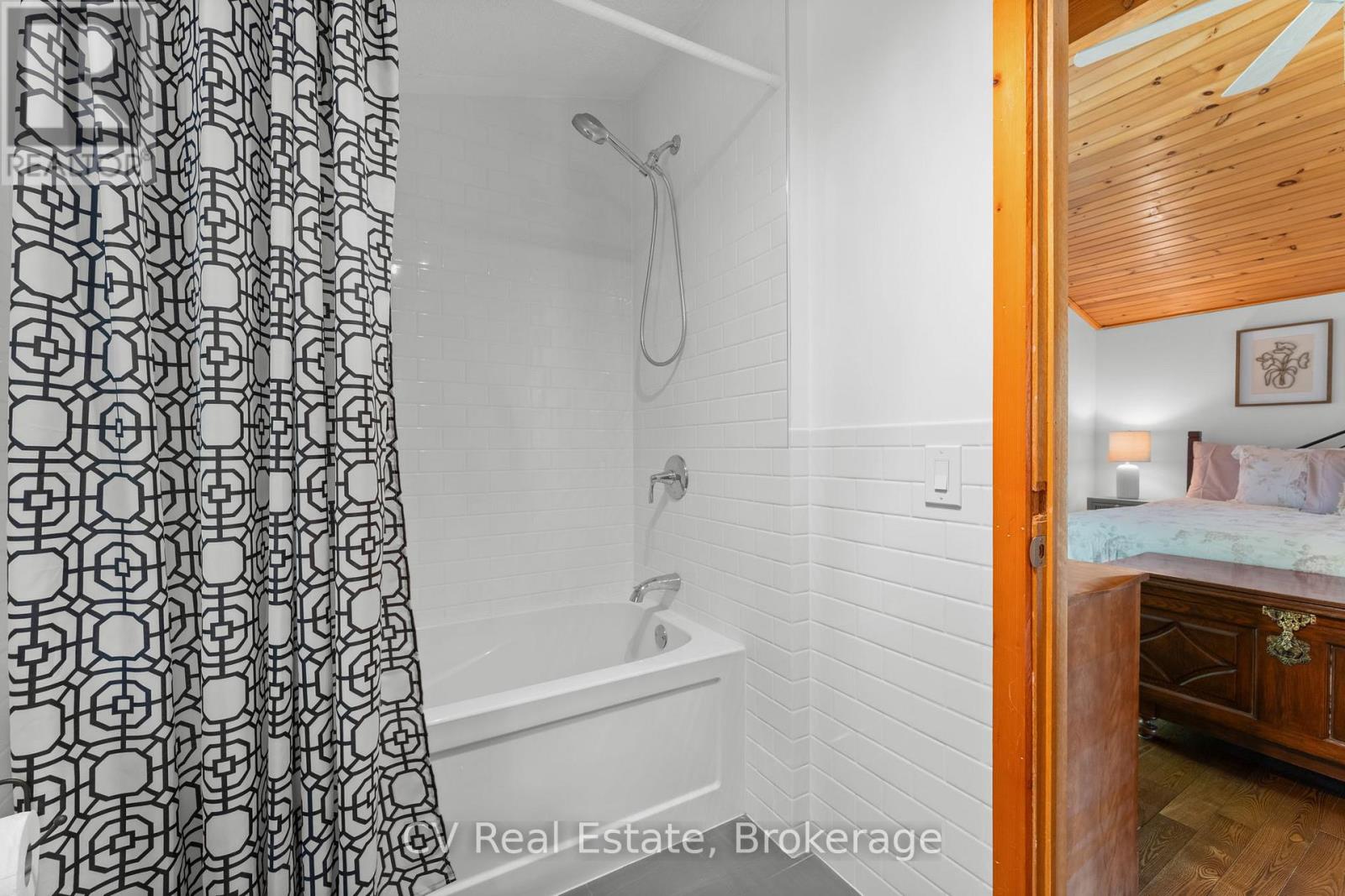1292 PORT CUNNINGTON ROAD - 18