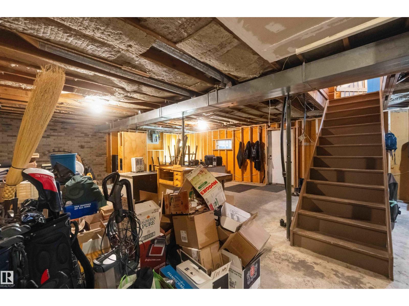 910 HERMITAGE AV - 39