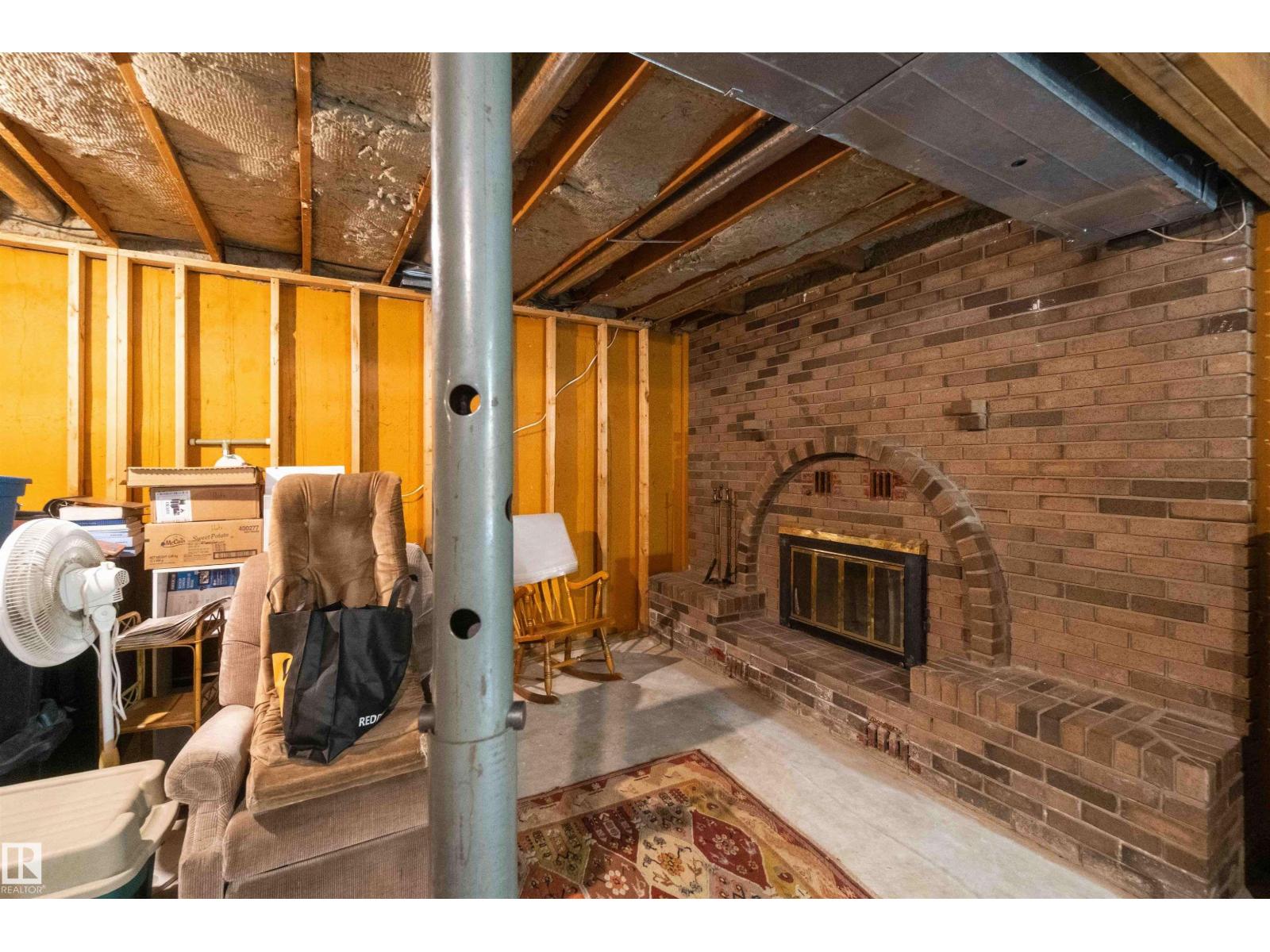 910 HERMITAGE AV - 44