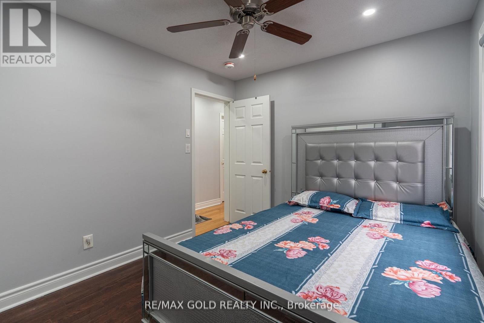 8 BAYRIDGE DRIVE - 30