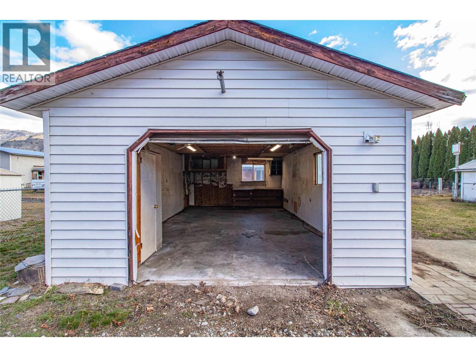 7171 ISLAND WAY Road, Oliver