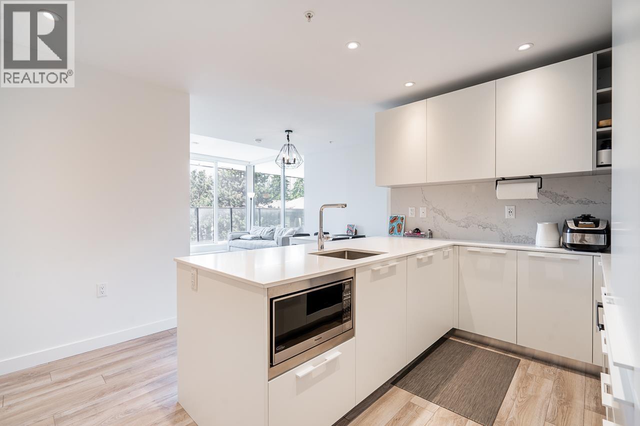 3 Bed, 2 Bath Apartment for Sale in Burnaby – 301 6699 DUNBLANE AVENUE, Burnaby – MLS# R3125540 - Image 10