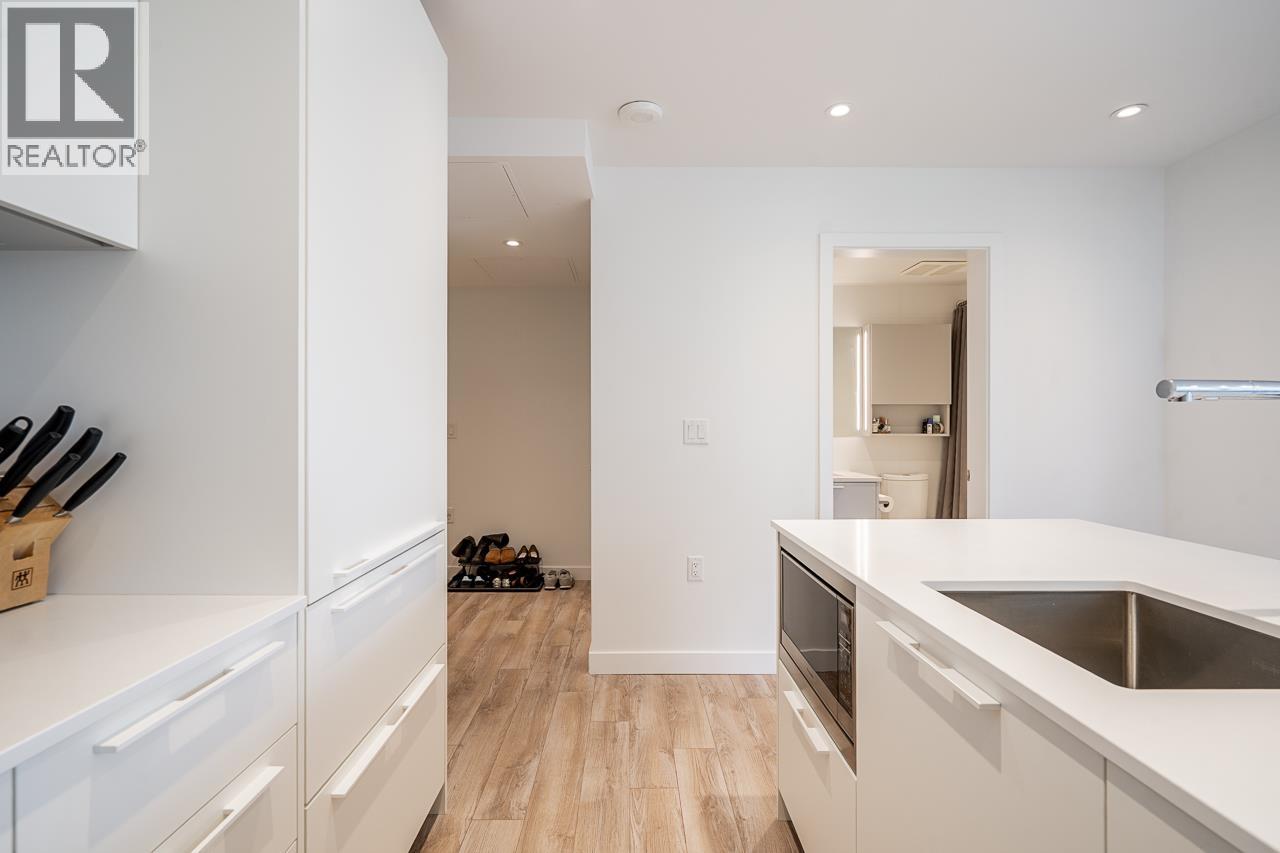 3 Bed, 2 Bath Apartment for Sale in Burnaby – 301 6699 DUNBLANE AVENUE, Burnaby – MLS# R3125540 - Image 11