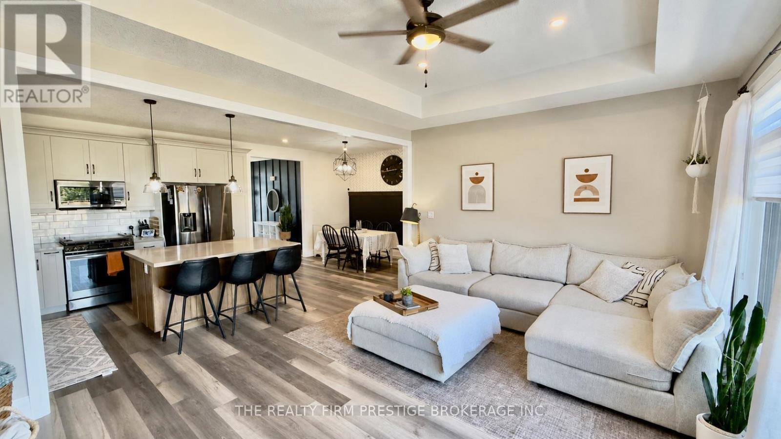 213 LEITCH STREET - 3