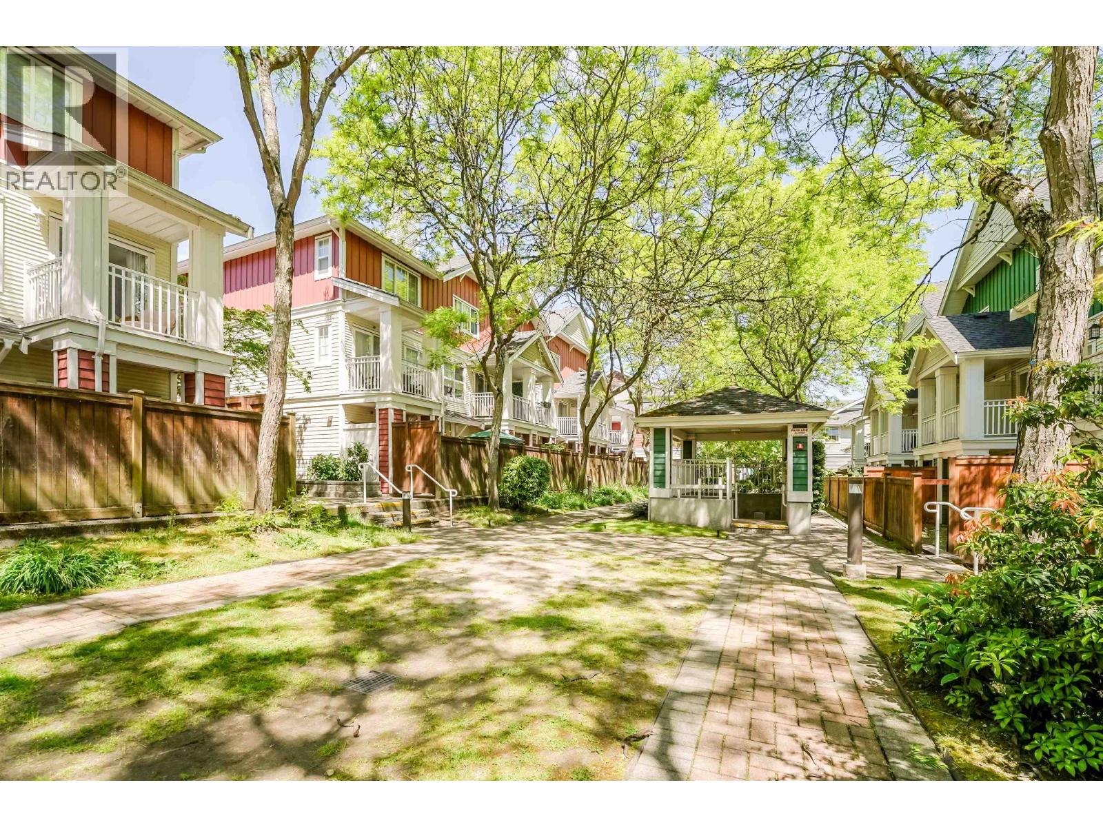 79 620 QUEENS AVENUE, New Westminster