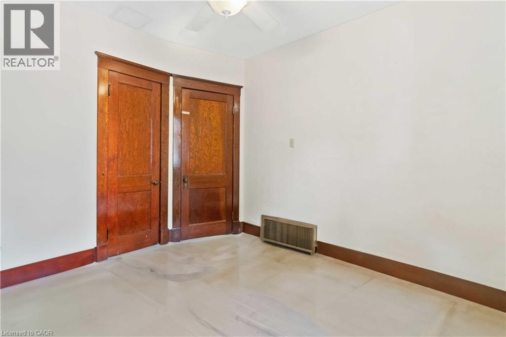 151 LOUISA Street - 14