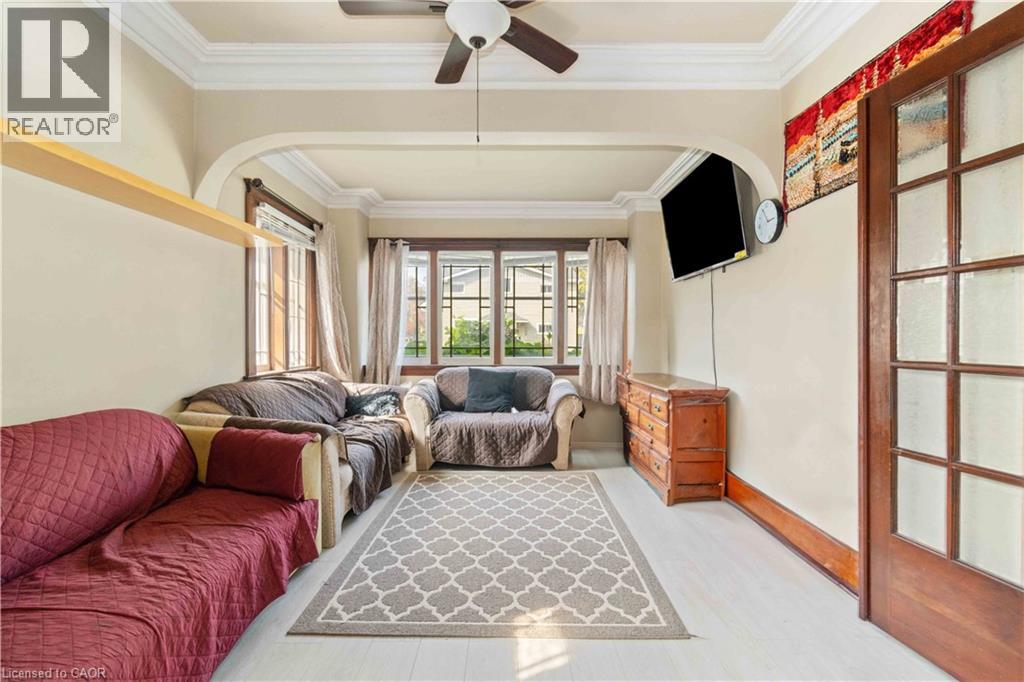 151 LOUISA Street - 21