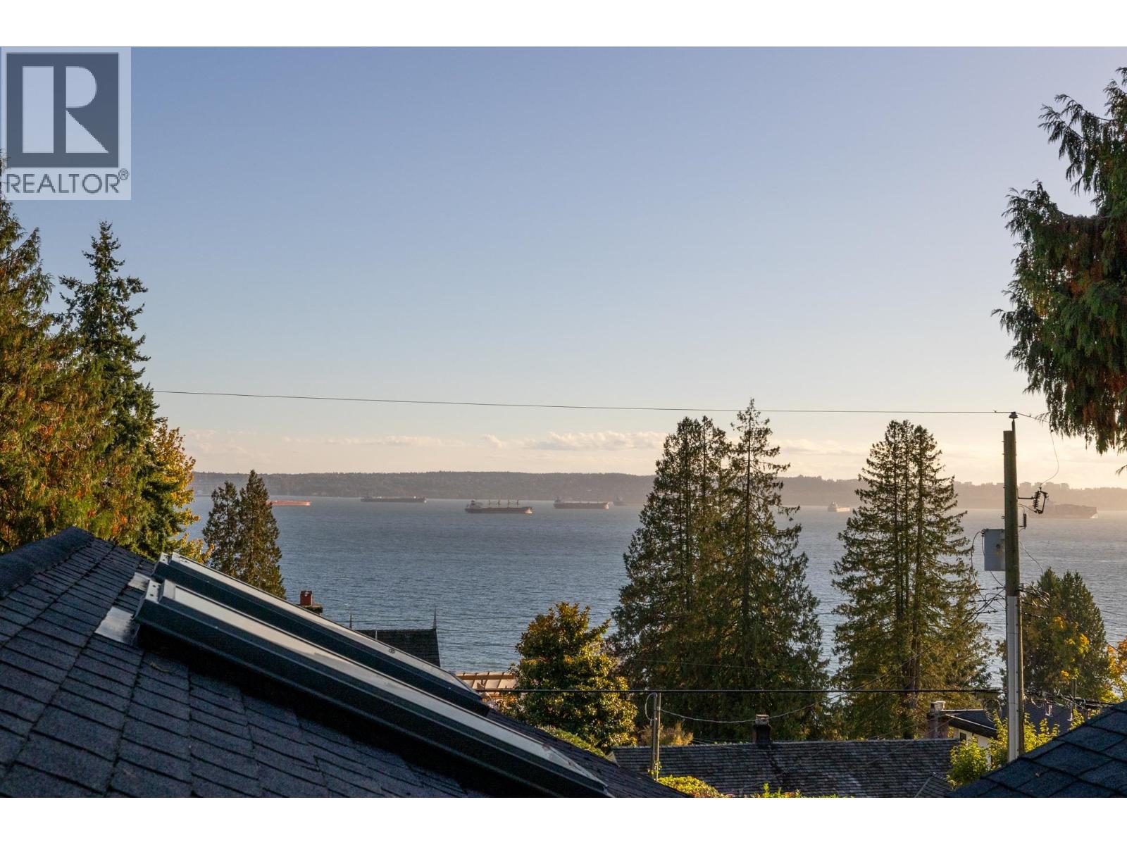 2623 LAWSON AVENUE, West Vancouver
