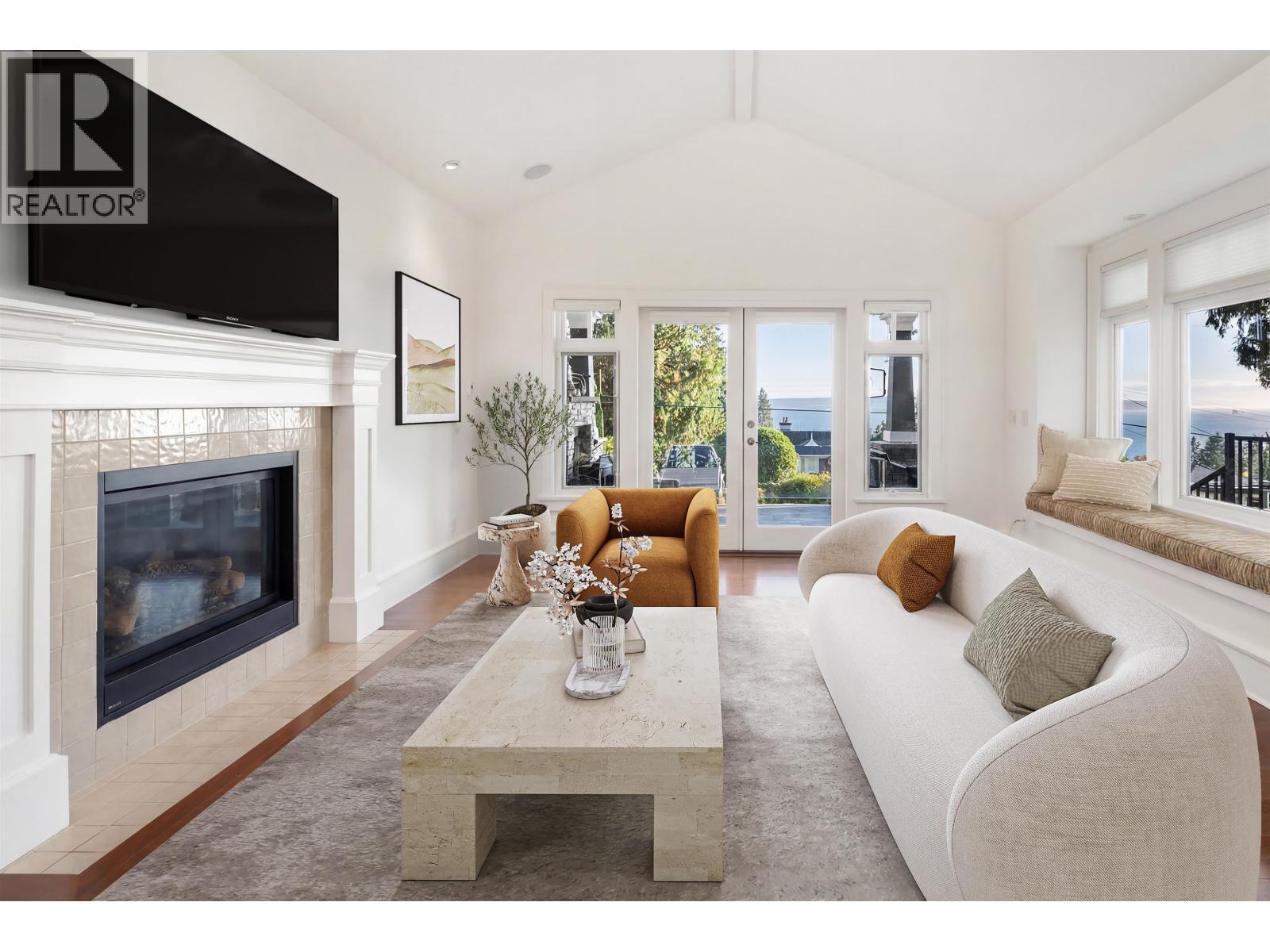 2623 LAWSON AVENUE, West Vancouver