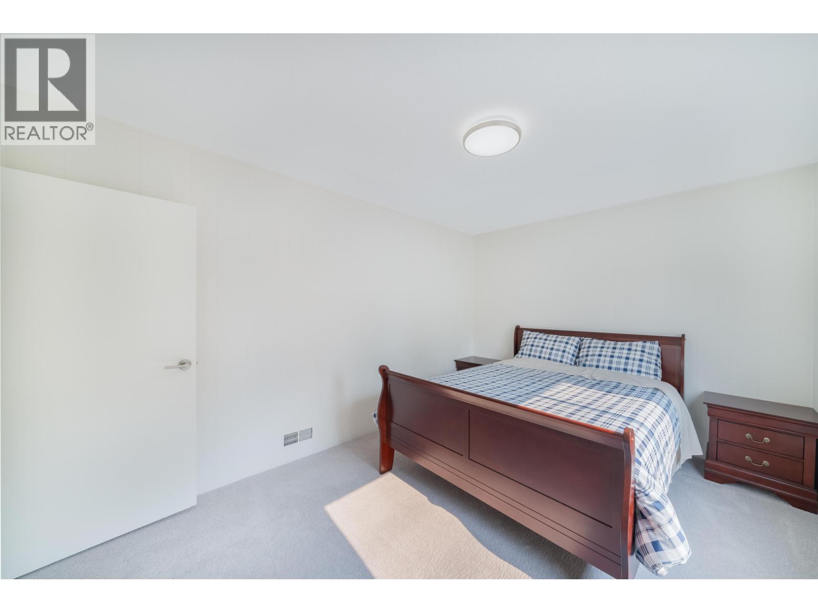 5258 SUNSHINE COAST HIGHWAY, Sechelt