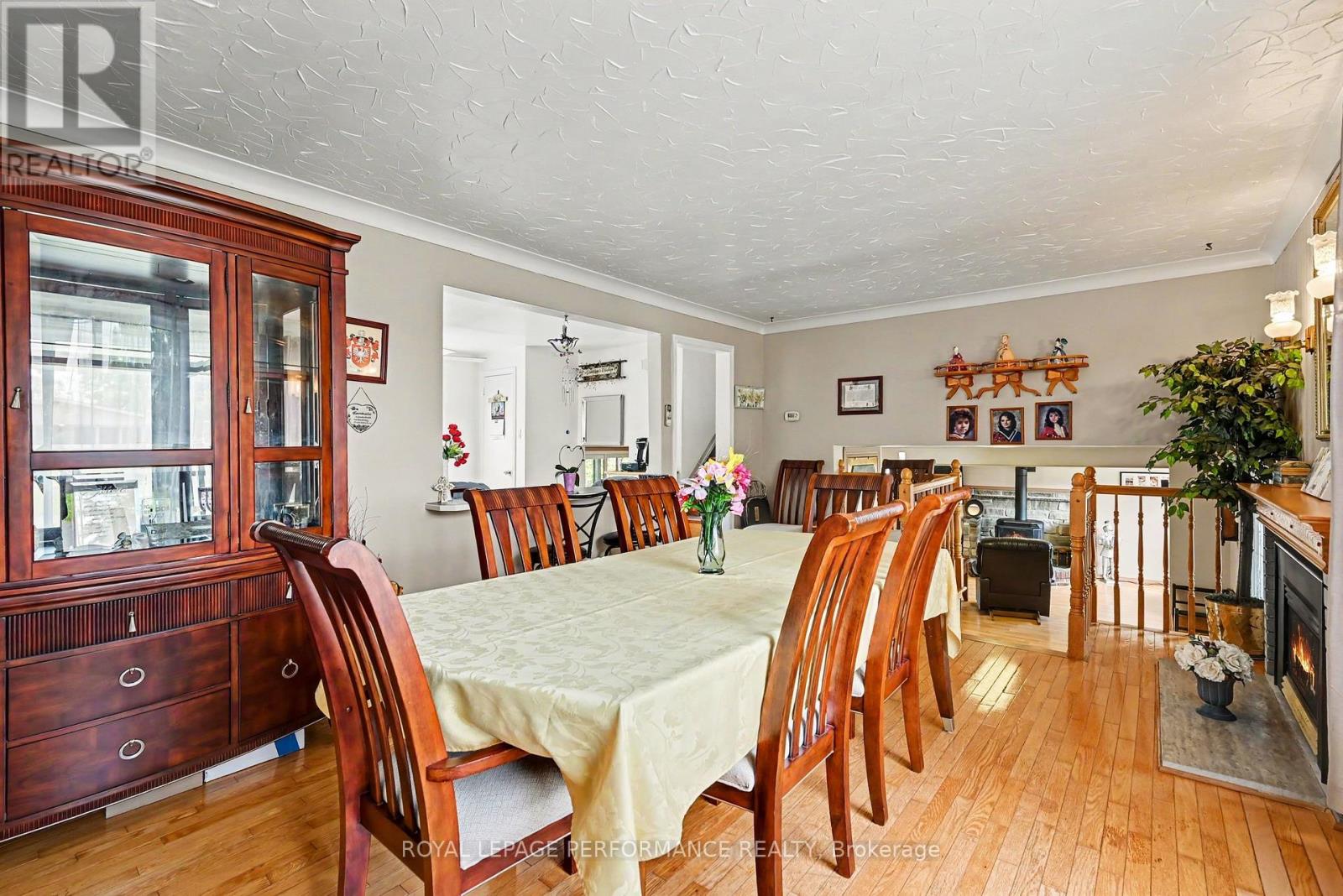 1540 GAGE AVENUE - 9
