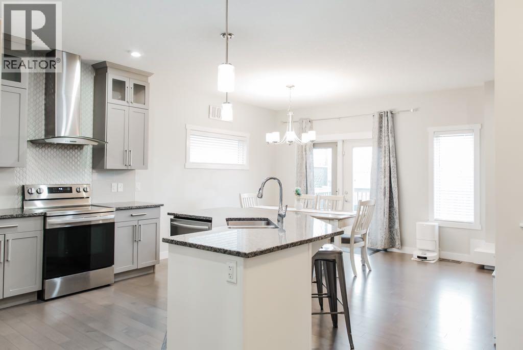 8877 85A Avenue - 11