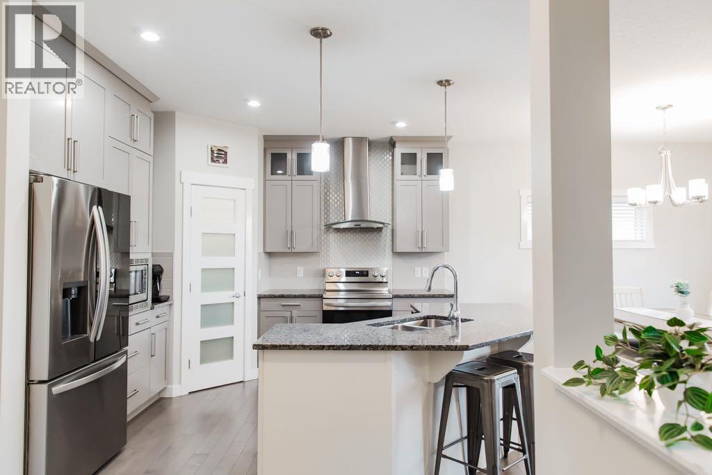 8877 85A Avenue - 10