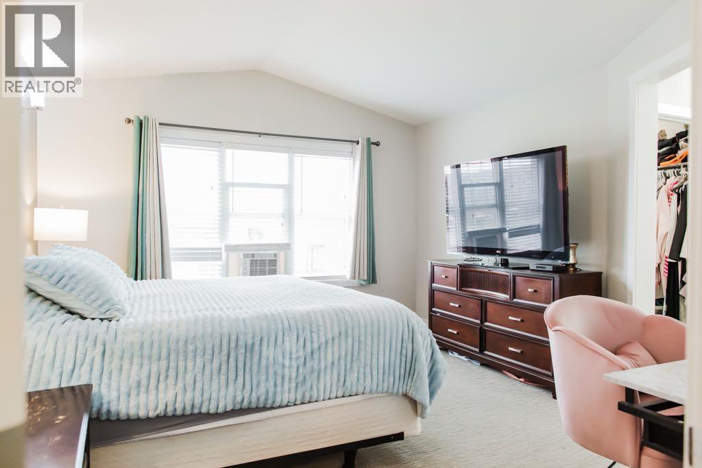 8877 85A Avenue - 26