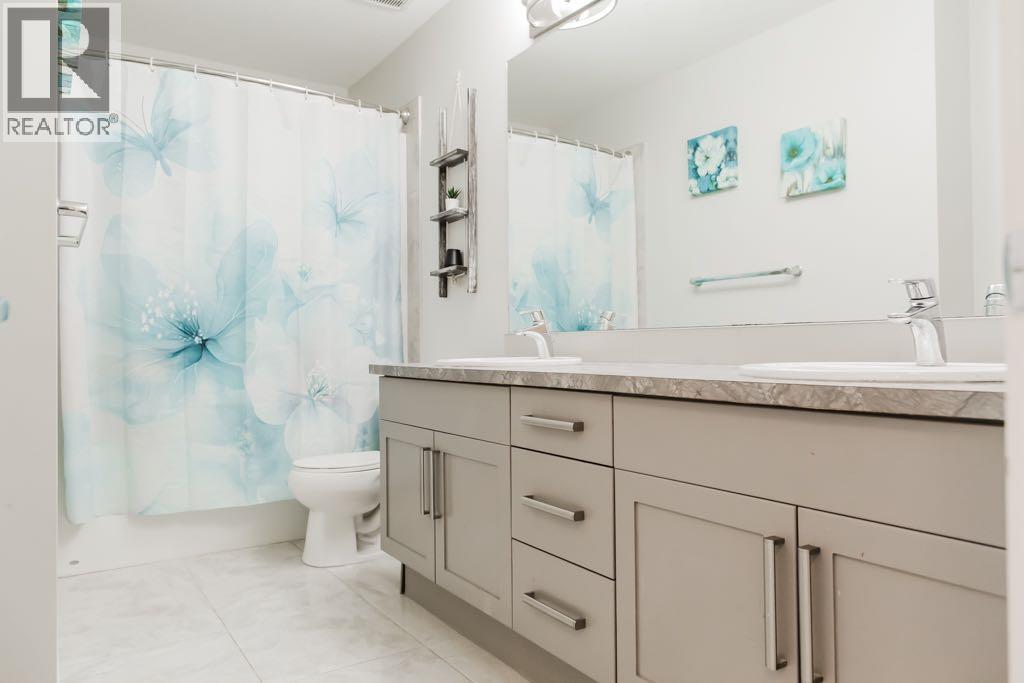 8877 85A Avenue - 25
