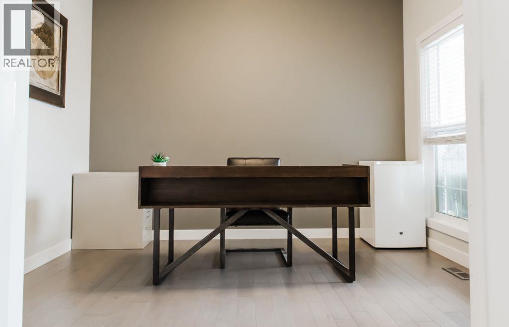 8877 85A Avenue - 33