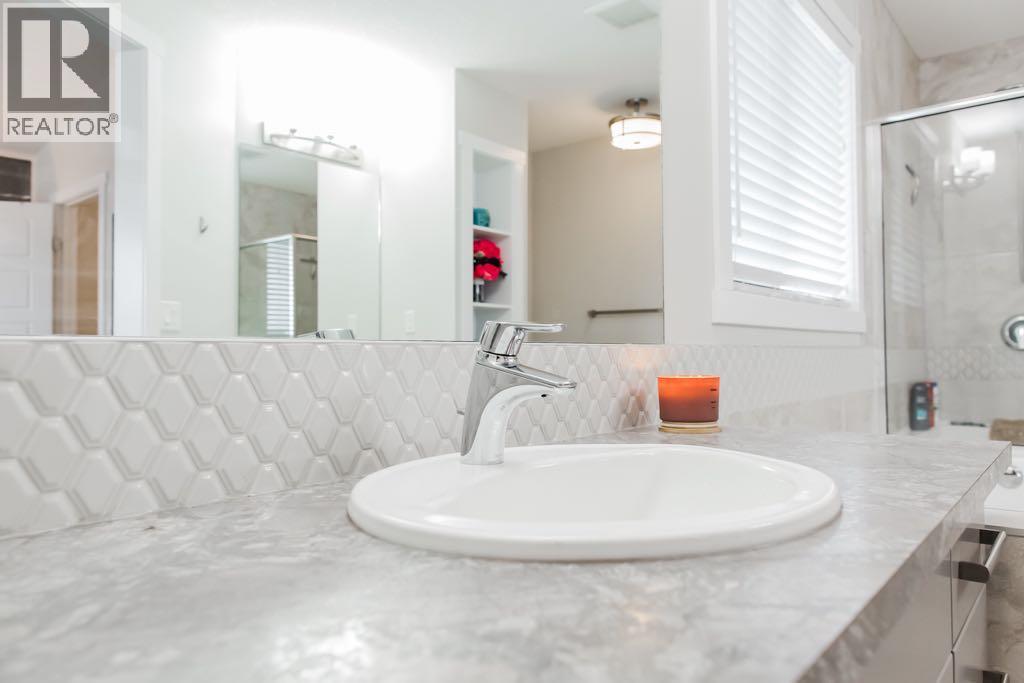 8877 85A Avenue - 30