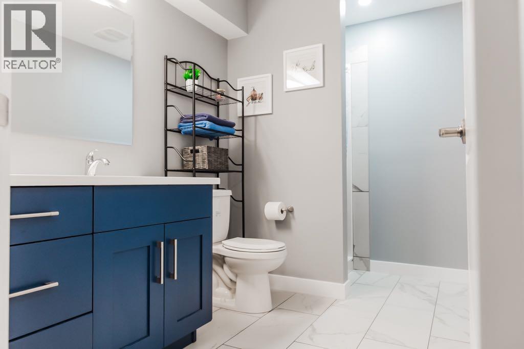 8877 85A Avenue - 40