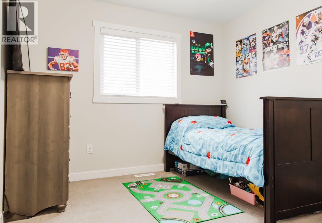 8877 85A Avenue - 36