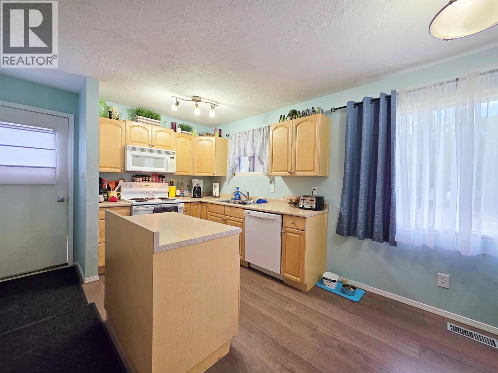 531 NORMAN STREET - 8