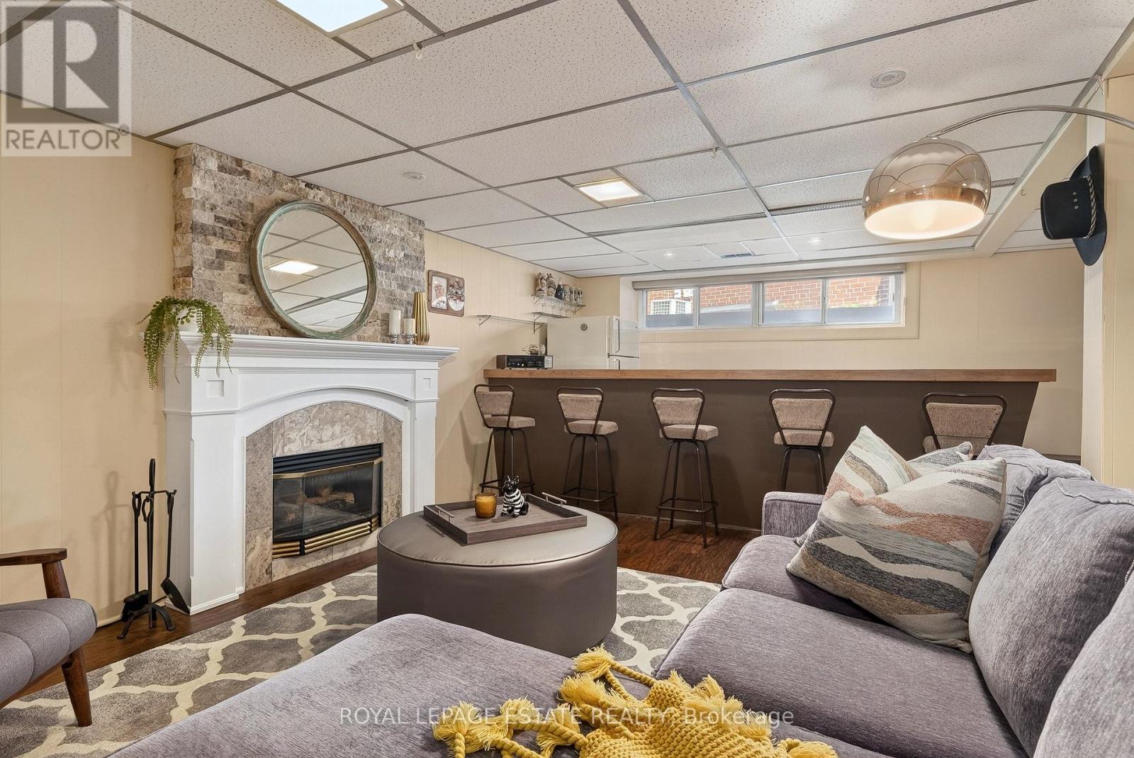 8 WALLBRIDGE COURT - 35